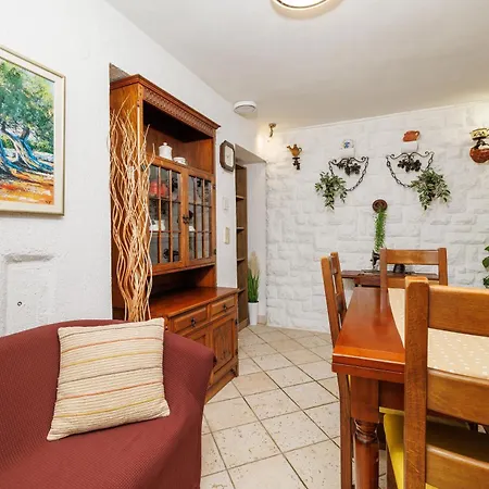 Josip Apartment Plomin