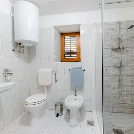 Apartment Josip Plomin