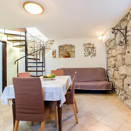 Apartment Josip Plomin