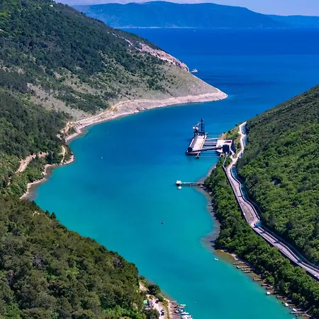 Josip דירה פלומין