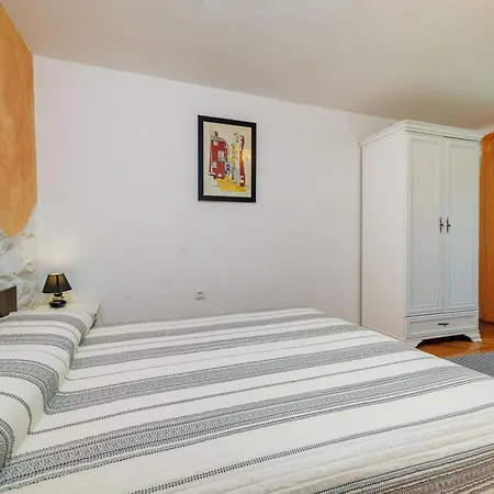 Josip * פלומין