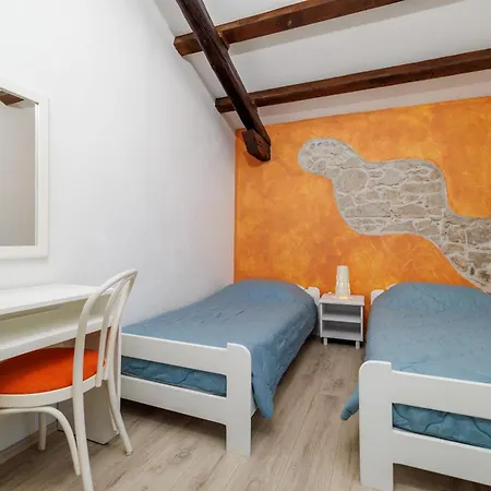 Apartment Josip Plomin